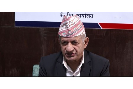 एमाले सचिवालय बैठकः  ज्ञानेन्द्र शाह र प्रचण्ड प्रति आक्रामक