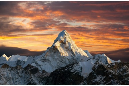 सगरमाथा क्षेत्रको पर्यटनमा चैत महिनामा उल्लेखनीय वृद्धि