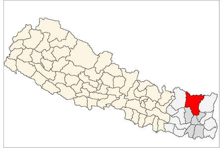 कोशी राजमार्गअन्तर्गत  मकालु र भोटखोला पहिरोको कारण यातायात अवरुद्ध