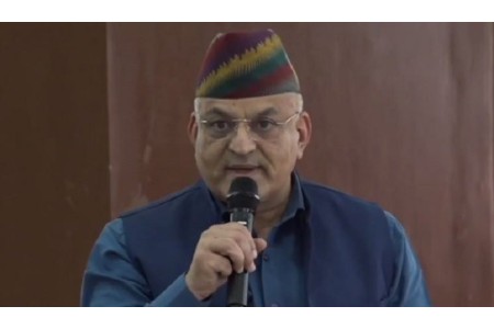 राष्ट्रिय प्रजातन्त्र पार्टीका सचेतक ज्ञानेन्द्र शाहीले प्रधानमन्त्री ओलीलाई  भने, 'प्रधानमन्त्रीज्यू, अब कि त सचिनुस् कि त सकिनुस्