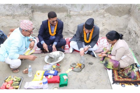 प्रधानमन्त्री दाहालले गरे ‘सिग्नेचर ब्रिज’ को शिलान्याश, सवारी चाप व्यवस्थित हुने विश्वास