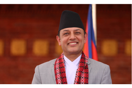 सभामुखको कार्केडलाई ट्राफिक प्रहरीले चिट काटेपछि................