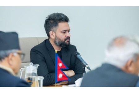 विश्वविद्यालय र प्रतिष्ठानका उपकुलपतिहरुसँग छलफल गर्दै प्रधानमन्त्री बालेन