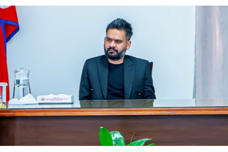 दलीय विद्यार्थी र कर्मचारी सङ्गठनका संरचना हटाउने निर्णय कार्यान्वयन गर्न प्रधानमन्त्रीको निर्देशन