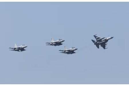 पाकिस्तानले पठायो  इरानबाट साउदीलाई जोगाउन लडाकु विमानको स्क्वाड्रन र हजारौं सैनिक