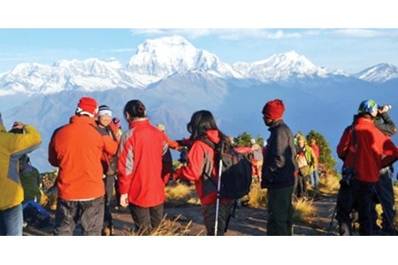 मे महिनामा भित्रिए एक लाखभन्दा बढी विदेशी पर्यटक