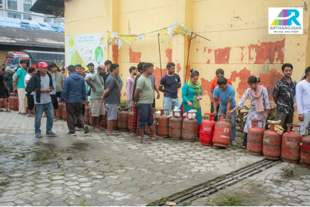 एक्युट ग्यास अभावले काठमाडौँ र प्रमुख सहर आक्रान्त: बजार दाबी र धरातलीय यथार्थ बाझियो