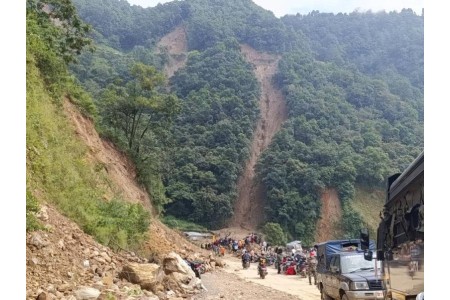 कृष्णभीरमा पहिरो: ट्र्याक सुरक्षित, जोखिम कायमै