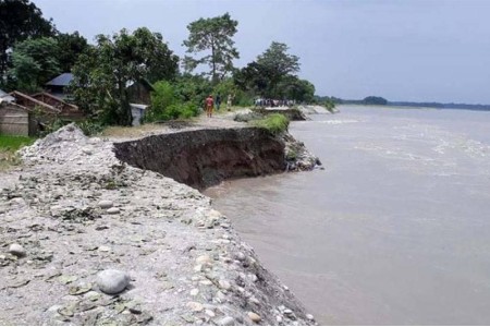 बाढीले चितवनमा नारायणी नदीको १.१५ किलोमिटर तटबन्ध क्षतिग्रस्त
