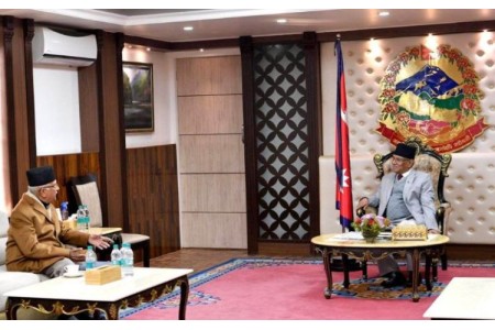 प्रधानमन्त्री दाहाल र एमाले अध्यक्ष ओलीबीच भेटर्वार्ता