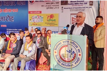 देशको अर्थतन्त्र कर्मचारीलाई तलब खुवाउन नसक्ने अवस्थामा पुग्यो : चन्द्र भण्डारी