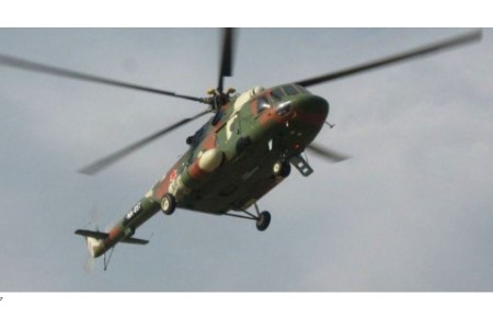उपनिर्वाचनः बझाङमा सेनाको हेलिकप्टरबाट मतपेटिका संकलन गरिदै