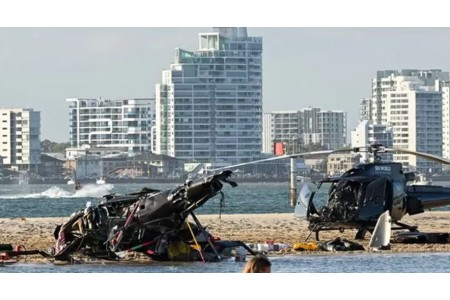 नौसेनाका दुई हेलिकप्टर आपसमा ठोक्किँदा १० जनाको मृत्यु