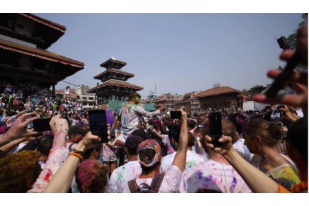 हिमाली एवं पहाडी जिल्लामा हर्षोल्लासका साथ मनाइँदै फागुपूर्णिमा पर्व