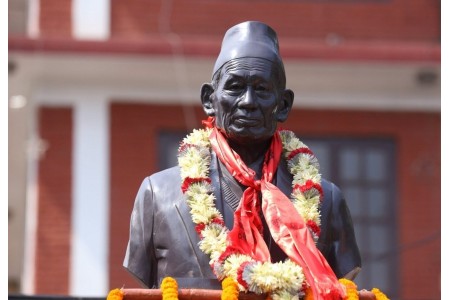 सत्यमोहन जोशीको अर्धकदको शालिक ललितपुरमा अनावरण (तस्बिरहरू)