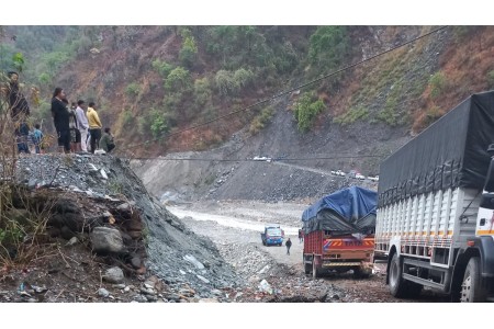 कान्ति लोकपथ अवरुद्ध, यात्रुहरू अलपत्र