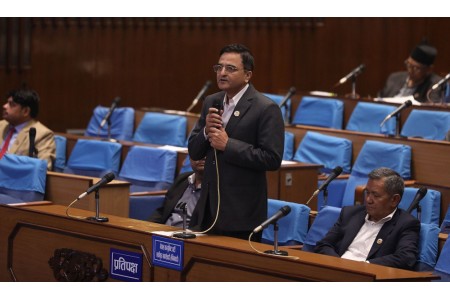 देश अप्ठ्यारोमा परेको बेला कांग्रेस-एमाले सधै एक ठाउमा आउछन् : योगेश भट्टराई
