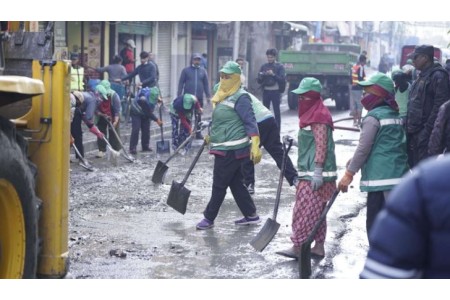 थापाथलीमा फेरी मेलम्ची खानेपानीको पाइप फुट्यो,यस्तो छ अवस्था, मर्मतको काम हुँदै