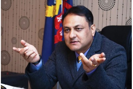 पूर्व आइजीपी सर्बेन्द्र खनालले गरे  ‘एमाले’ छाडेको घोषणा