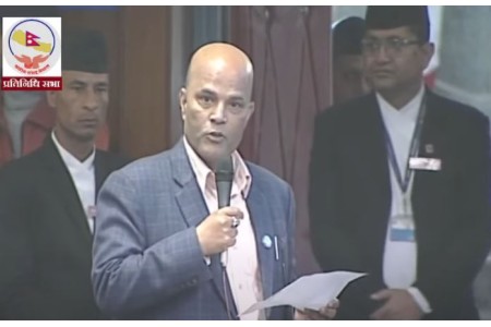 मेयर बालेनलाई सांसद सिंहको चुनौतीः हिम्मत भए संसद भवन भत्काएर देखाऊ