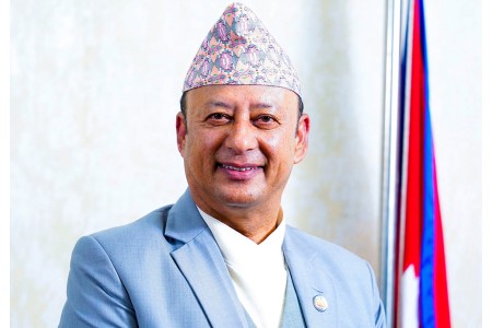 कुलमान कानुनभन्दा माथि छैनन् : मन्त्री खड्का