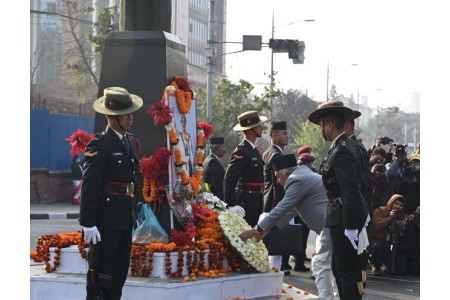 राष्ट्रपति पौडेलले गरे पृथ्वीनारायण शाहको शालीकमा माल्यार्पण