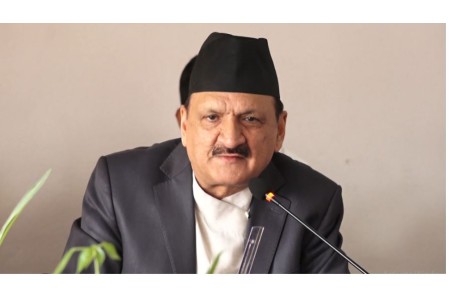 राज्यको सिमित आम्दानीबाट अनगिन्ति रुपमा खर्च गर्ने छुट सरकारलाई छैन : डा.महत