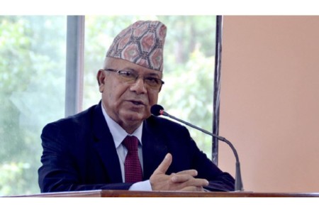 अध्यादेश ल्याएर कम्युनिष्टहरु नै कम्युनिष्ट सिध्याउन लागिपरेका छन् : माधव नेपाल