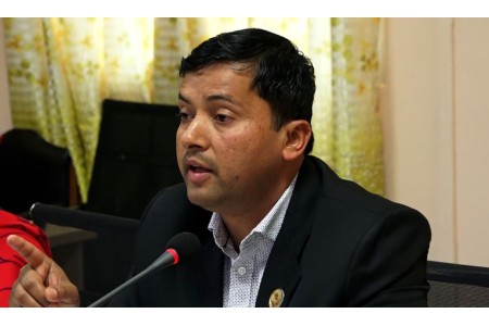 कांग्रेस गृहमन्त्रीमाथि प्रहार गरेर वर्तमान सरकार ढाल्ने योजनामा लागेको छ : महेश बर्तौला