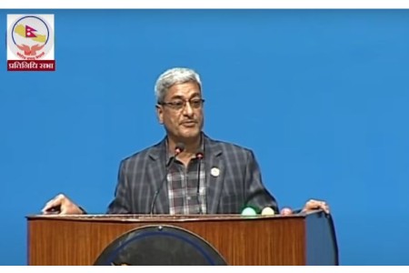 १४ महिनामा के चाहीं गर्नुभयो भन्दै प्रधानमन्त्री दाहाललाई लेखकको प्रश्न