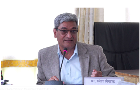 लोकतन्त्रमा कसैको दबाब र चाहनाले मुद्दा चल्दैन : गृहमन्त्री लेखक