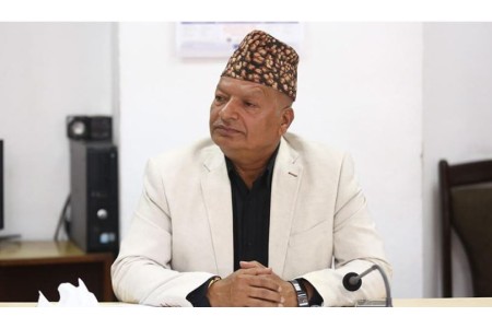 सहकारी ठगी प्रकरणः पूर्वडीआईजी जोशीलाई आज काठमाडौं जिल्ला अदालतमा पेस गरिँदै