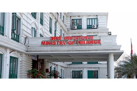 सरकारी कर्मचारीलाई तेल कुपनको साटो तलबमै रकम थपेर दिइने