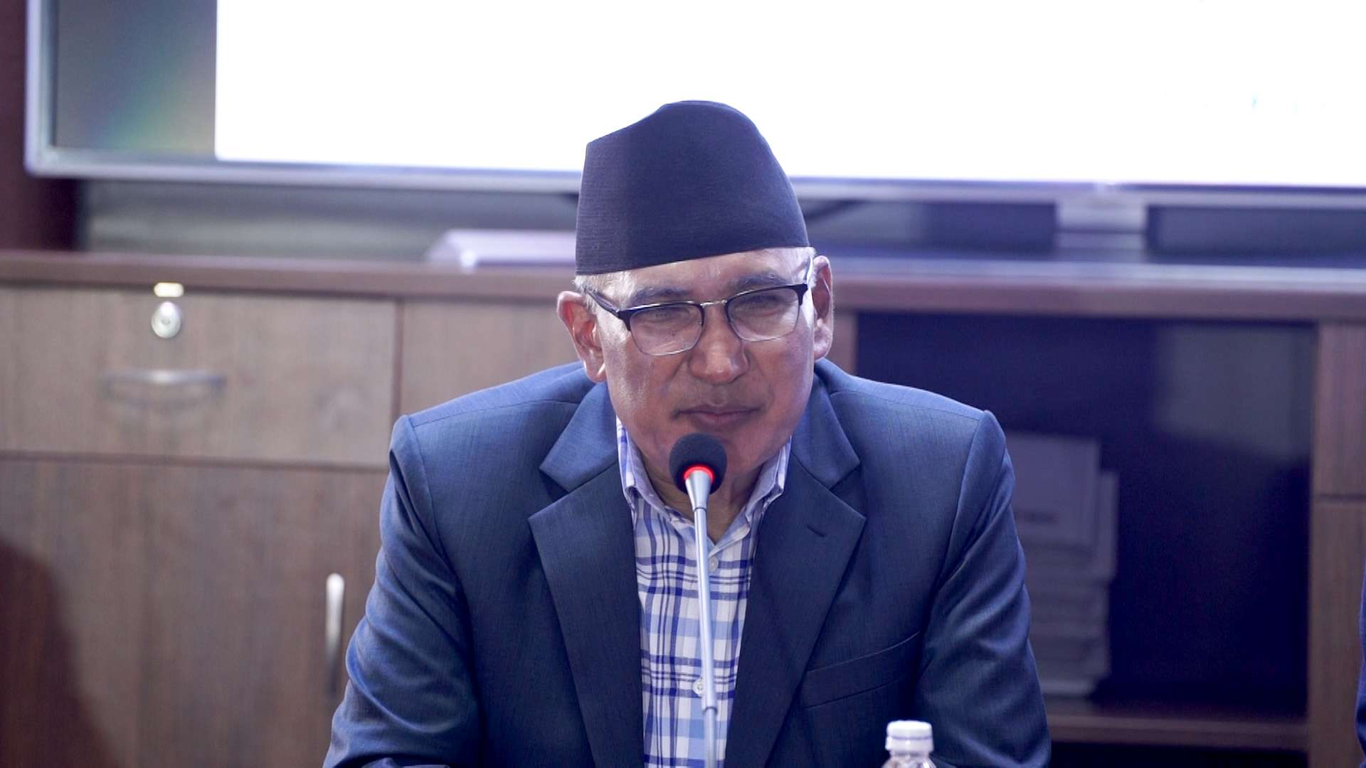 प्रतिवदेन दराज सजाउनका लागि आयोग गठन भएको होइन् : अर्थमन्त्री पौडेल