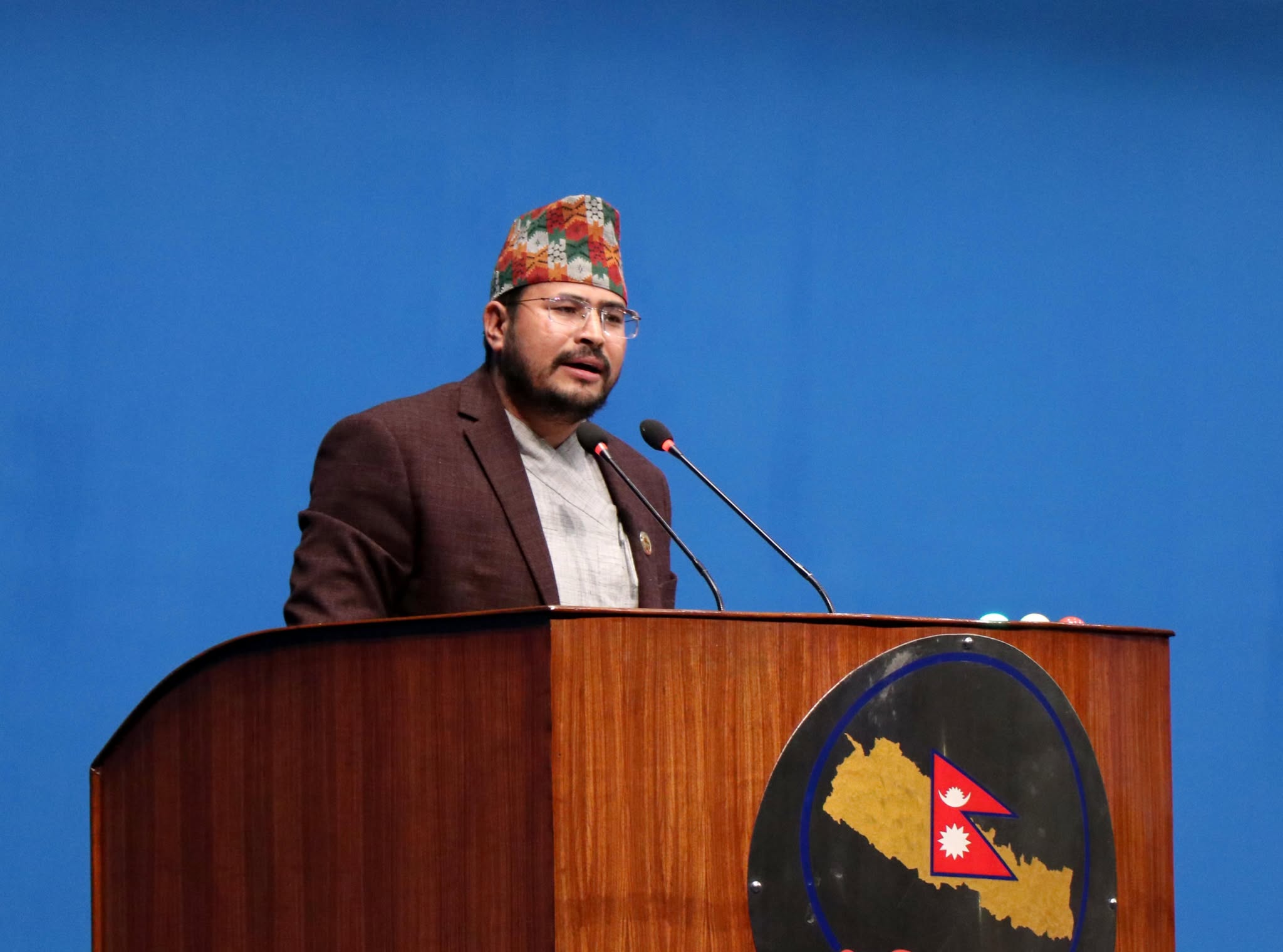 राप्रपाका प्रमुख सचेतक ज्ञानबहादुर शाहीले राजसंस्थाको पक्षमा संसदमा अभिव्यक्ति दिए
