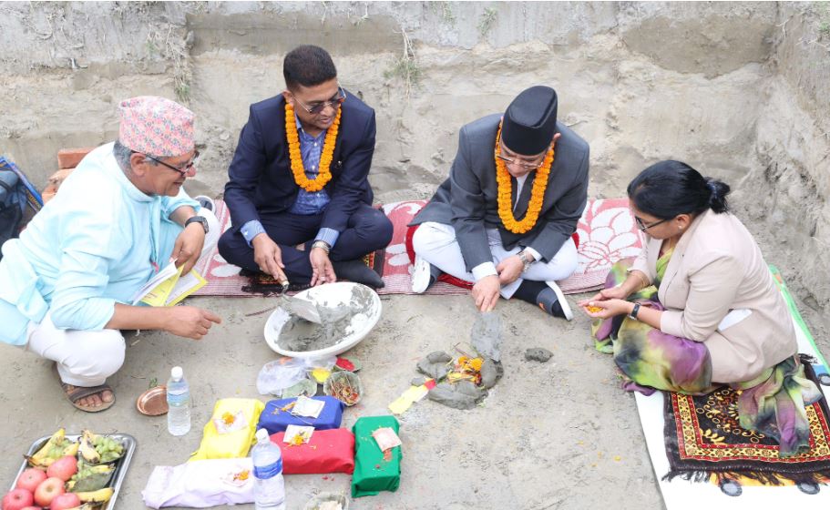प्रधानमन्त्री दाहालले गरे ‘सिग्नेचर ब्रिज’ को शिलान्याश, सवारी चाप व्यवस्थित हुने विश्वास