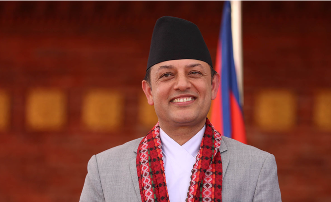 सभामुखको कार्केडलाई ट्राफिक प्रहरीले चिट काटेपछि................