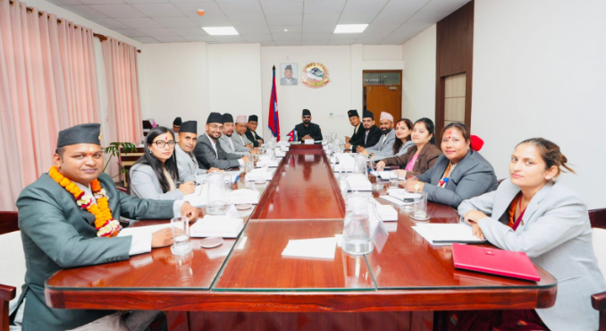 गृहमन्त्रीलाई बर्खास्त गर्न माग भइरहेका बेला मन्त्रिपरिषद् बैठक बोलाइयो