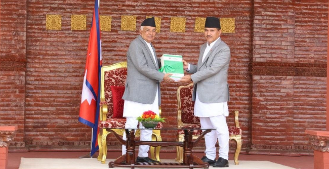 महालेखा परीक्षकको ६३ औँ वार्षिक प्रतिवेदन राष्ट्रपति समक्ष पेस