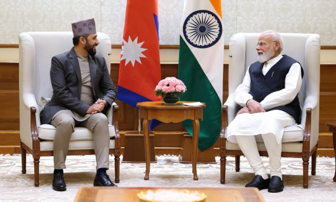 भारतीय प्रधानमन्त्री मोदी र रवि भेटवात, मोदीले भने– ‘वर्तमान सरकारसँग सहकार्य गर्न उत्सुक छौँ’