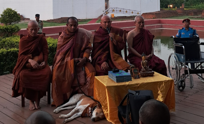 अलोका कुकुरसहितको ‘शान्ति पदयात्रा’ टोली लुम्बिनी दर्शन गरि आज काठमाडौं आउँदै