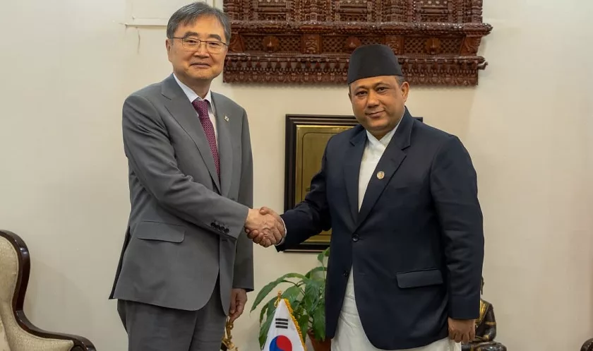 नेपाल भ्रमणमा रहेका कोरियाली विदेशमन्त्री चोले भेटे परराष्ट्रमन्त्री खनाल