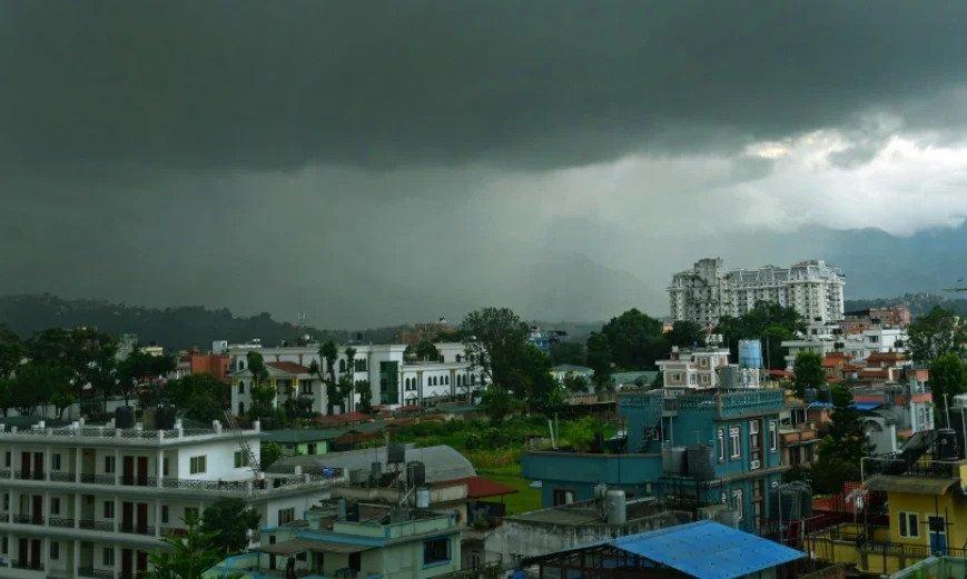 नेपालमा फेरि वर्षा बढ्ने, चार प्रदेशमा हिमपातको सम्भावना