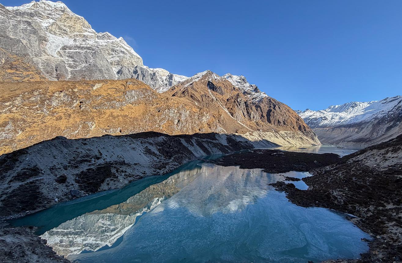 नेपालमा उच्च हिमाली तालबाट फेरि बाढीको जोखिम, चार हिमतालको पानी घटाउने योजना अघि बढ्यो