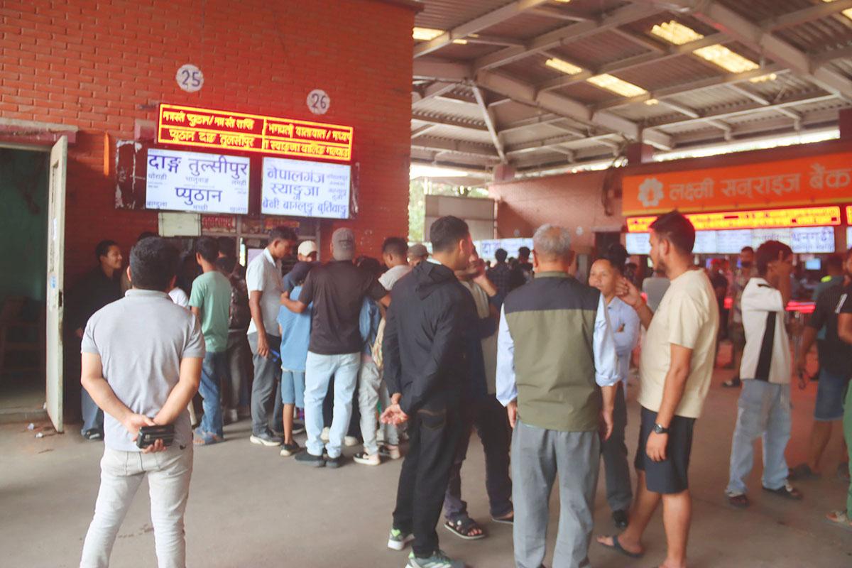चाडपर्व मनाउन ३ लाखभन्दा बढीले छाडे काठमाडौं, उपत्यका सुनसान बन्दै