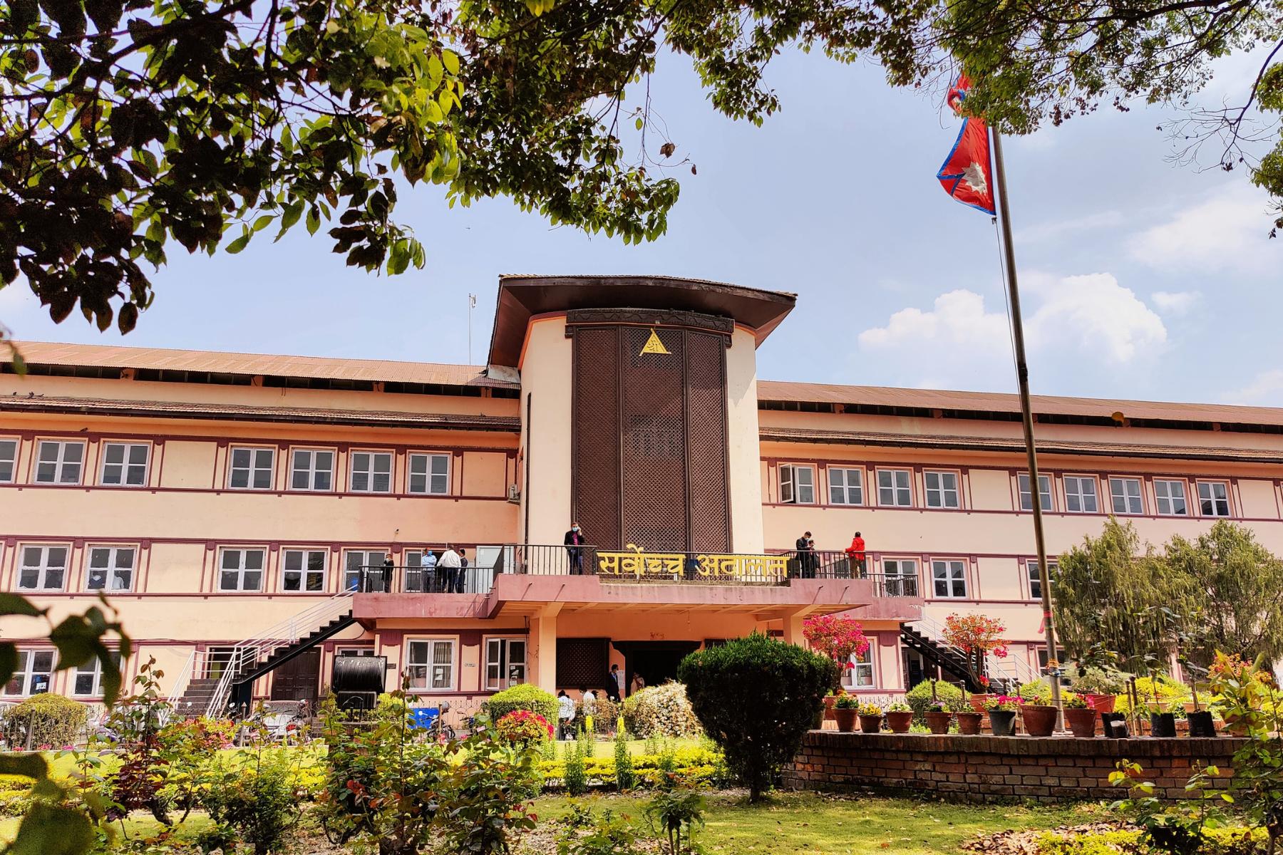 सर्वोच्च अदालतमा करियर न्यायाधीशको प्रतिनिधित्वबारे बहस