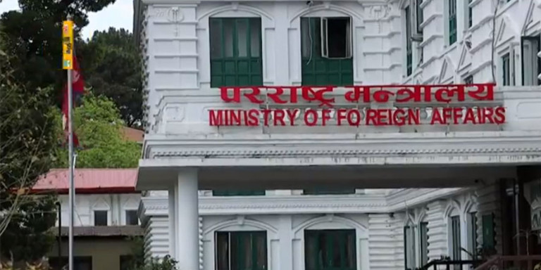 इरानमा भएका नेपालीलाई स्वदेश फर्किन परराष्ट्र मन्त्रालयको आग्रह