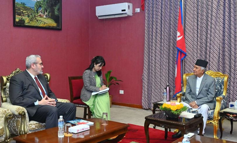 राष्ट्रपति पौडेल र  विश्व बैंकका देशीय निर्देशक जर्भोसबीच भेटवार्ता