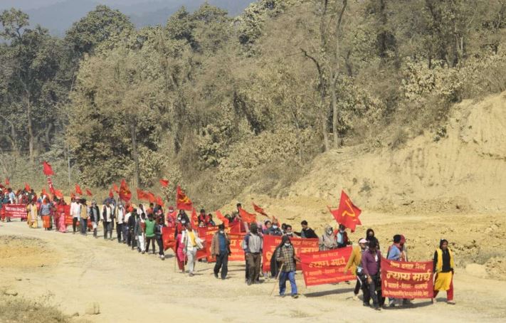 २३ दिन पैदल हिँडेर काठमाडौं आइपुगे मिटरब्याजपीडित, सिंहदरबार मार्च गर्दै