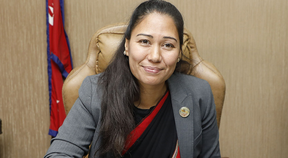 शिक्षालयलाई दलीय राजनीतिको चपेटाबाट बाहिर निकालौं : शिक्षामन्त्री श्रेष्ठ